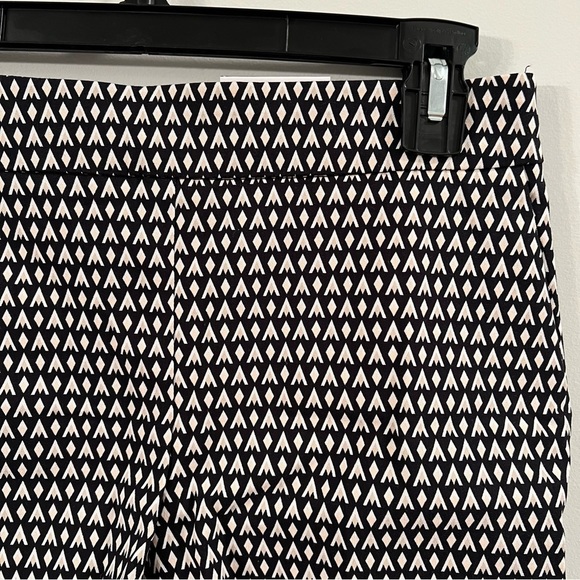Women’s new WHBM black patterned Bermuda shorts size 0 - Picture 2 of 5